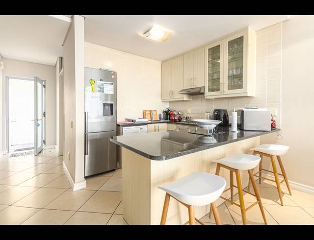 3 BEDROOM APARTMENT RENTED IN BIG BAY